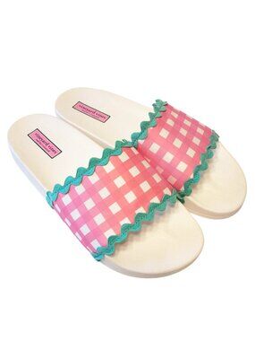 Vineyard Vines Gingham Pool Slide Sandals in Cotton Candy